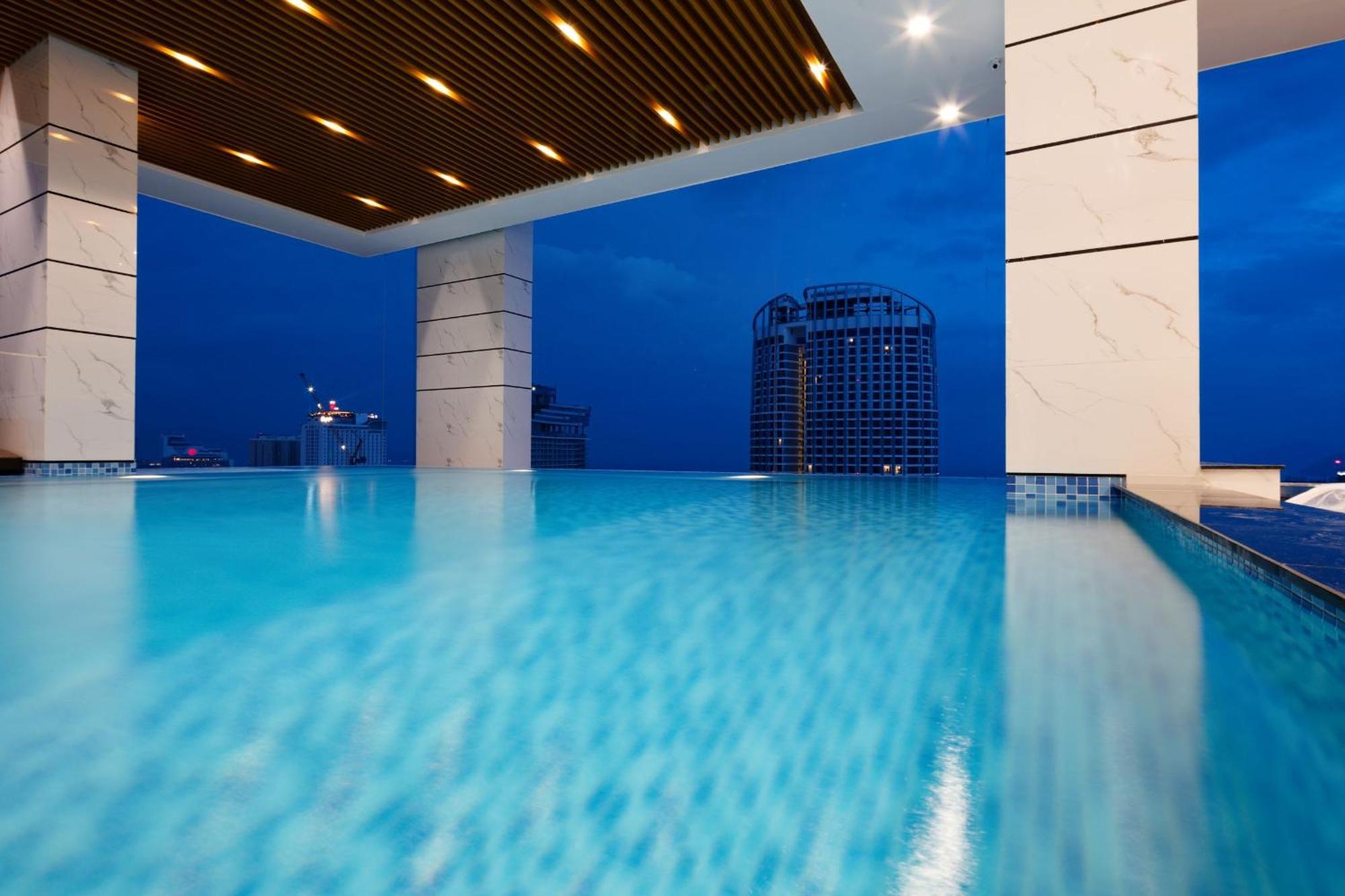 Virgo Hotel Nha Trang Exterior photo Swimming pool